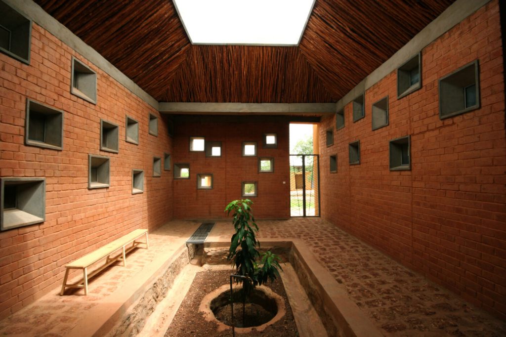 Diébédo Francis Kéré é primeiro negro a ganhar o Pritzker, considerado o Nobel da arquitetura